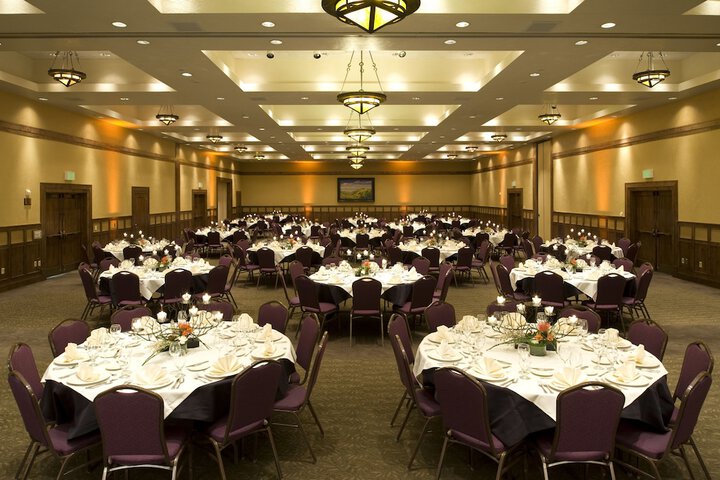 Ballroom/Hall 153 of 176