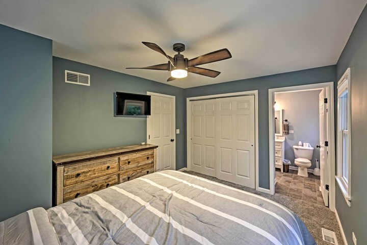 Updated Twin Lakes Cottage Walk to Lake Mary