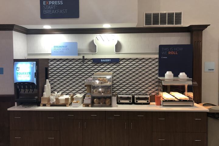 Holiday Inn Express Hotel & Suites in North East (Erie) by IHG