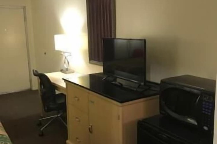 Room 5 of 34