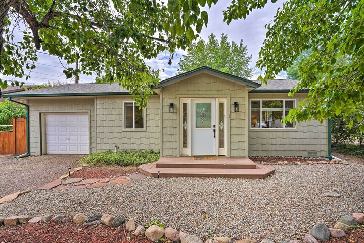 Cañon City Casa w / Spacious Private Yard!