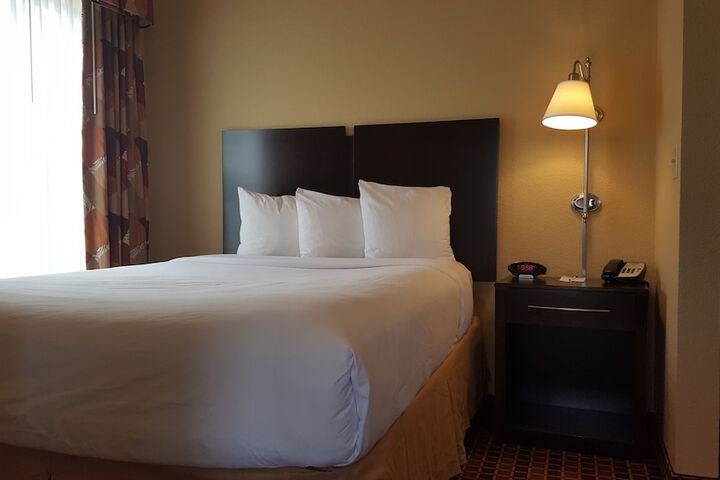 Room 8 of 27