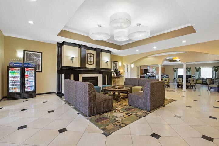 La Quinta Inn & Suites by Wyndham Pearland - Houston South