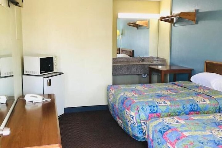 Room 9 of 17