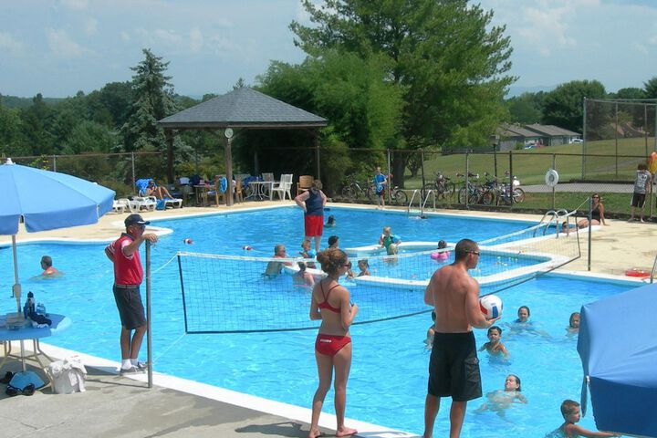 Baneberry Golf and Resort