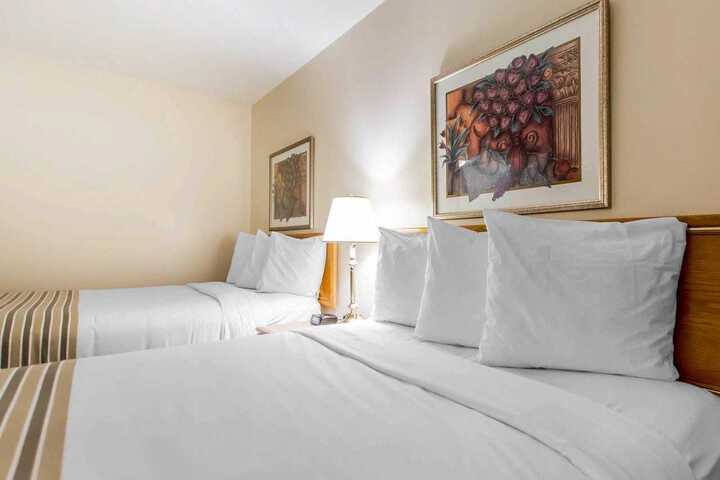 Econo Lodge New Liskeard ON