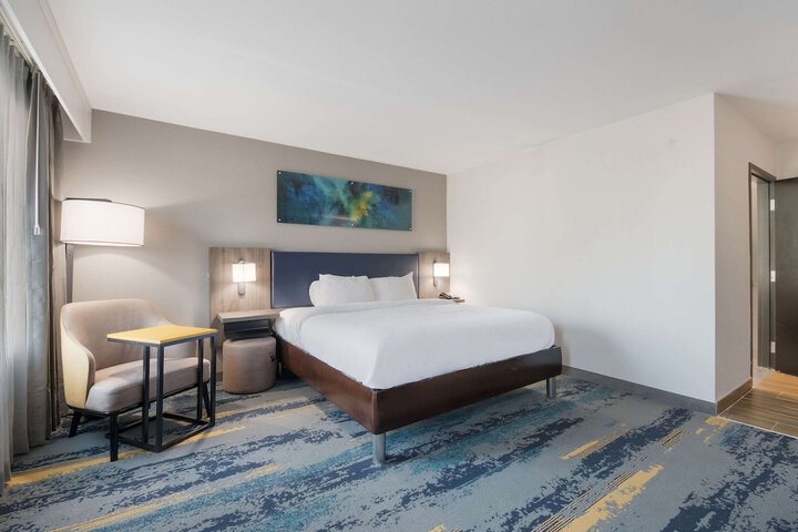 Room 44 of 80