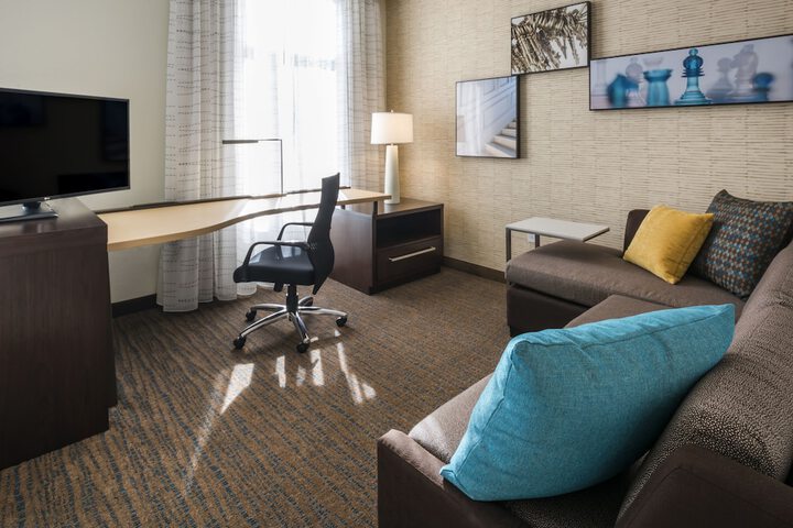 Room 25 of 38