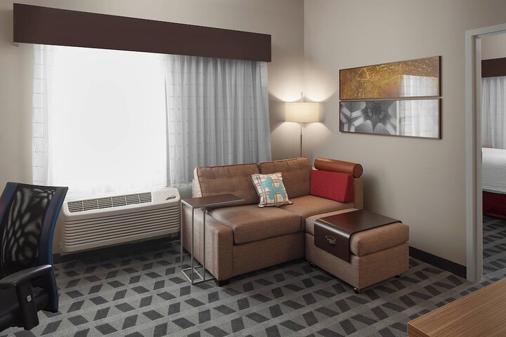 Room 17 of 28