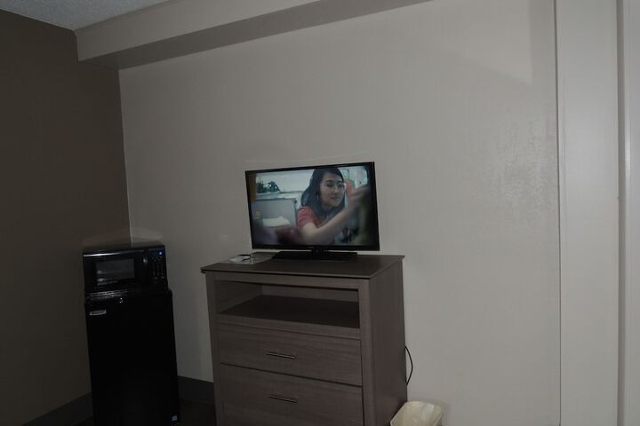 Room 34 of 38