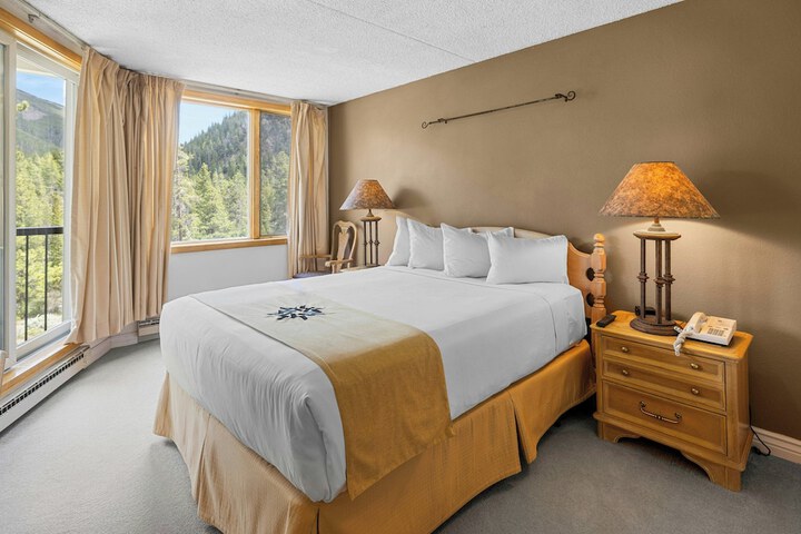 Evergreen Condominiums by Vail Resorts