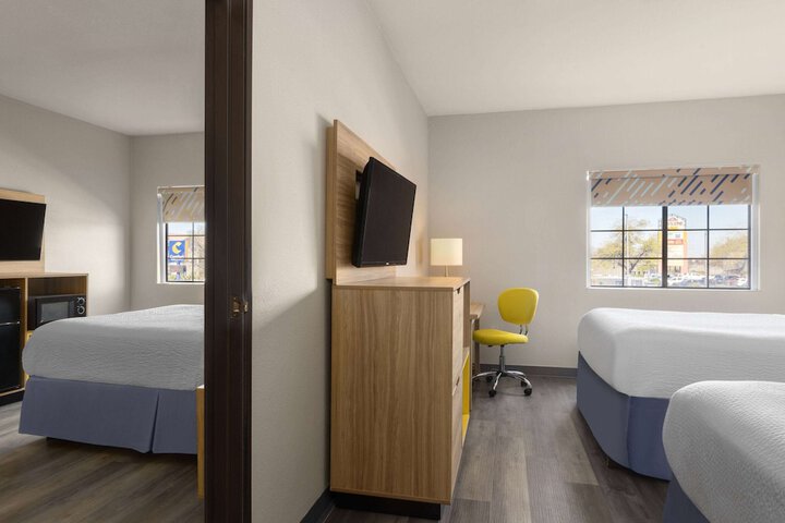 Room 109 of 143