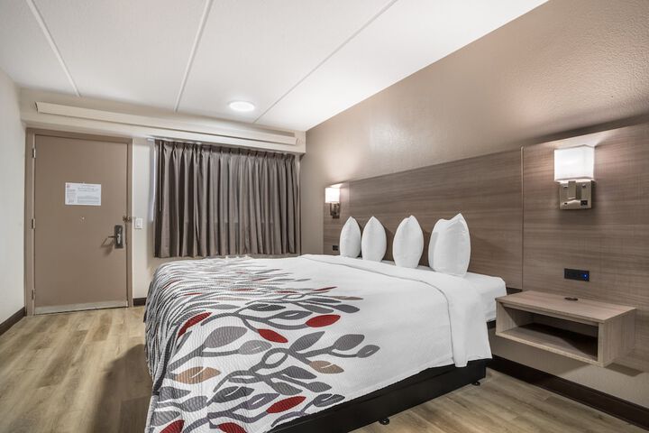 Room 30 of 41