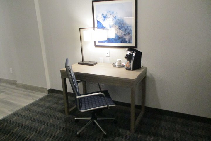 Room 8 of 19