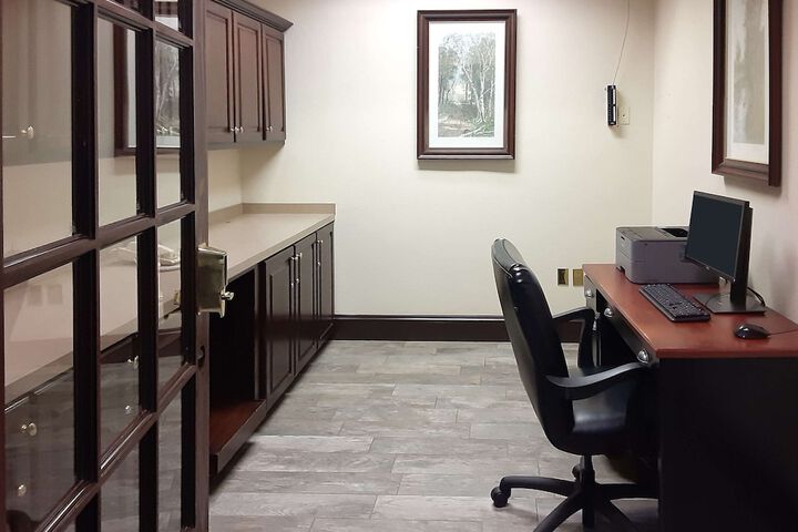 Business Center 43 of 44