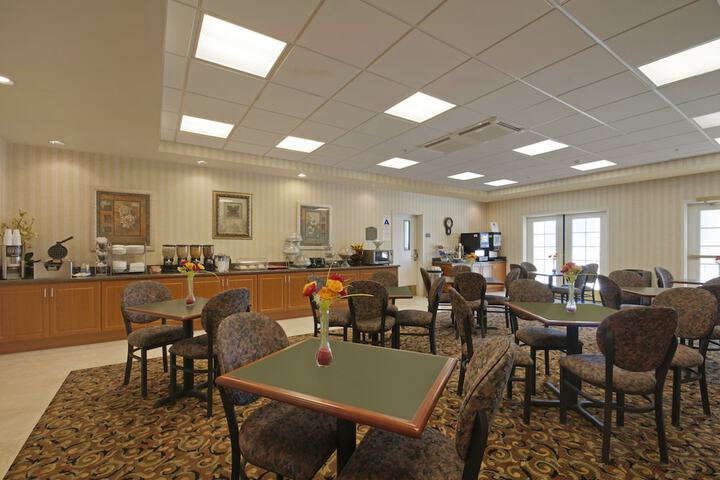 Best Western Plus Lake Elsinore Inn & Suites