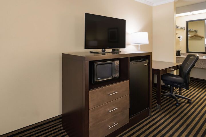 Room 8 of 24