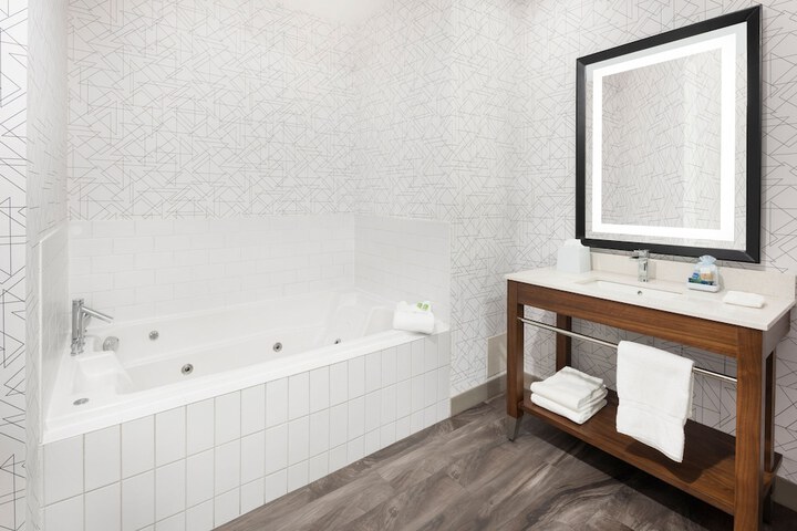 Room 9 of 21