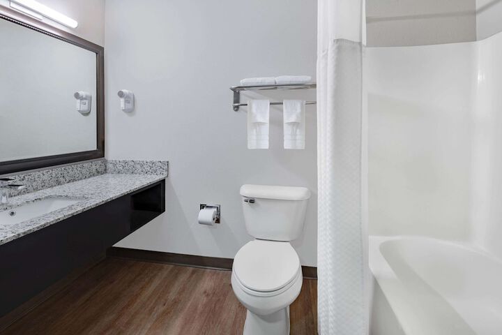 Room 25 of 53