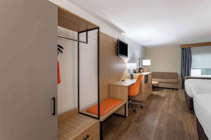 Room 37 of 46