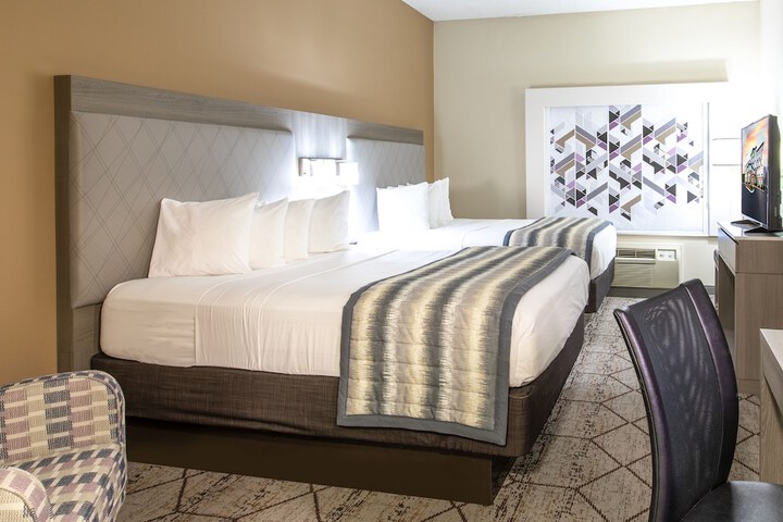 Wingate by Wyndham Charlotte Speedway / Concord