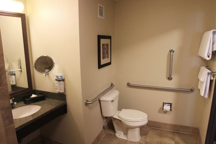 Holiday Inn Eau Claire South I-94 by IHG