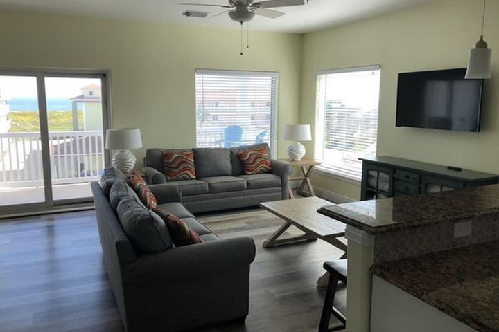 Beachgate CondoSuites and Oceanfront Resort