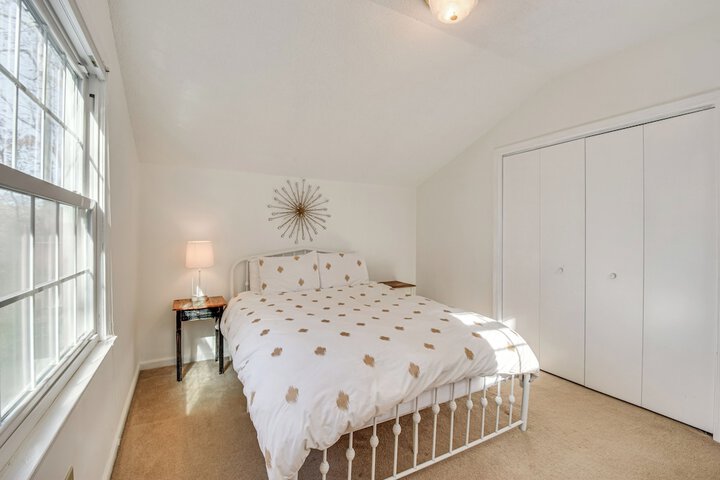 Lakefront Gem w / Games in Westminster!