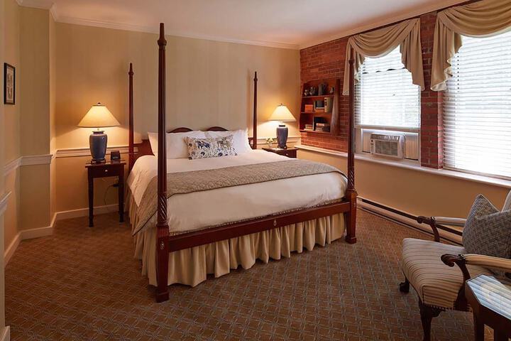 Room 18 of 39