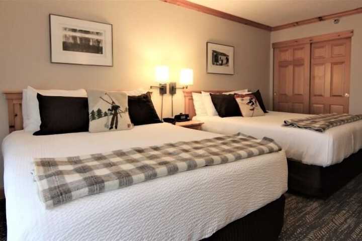 Selkirk Lodge