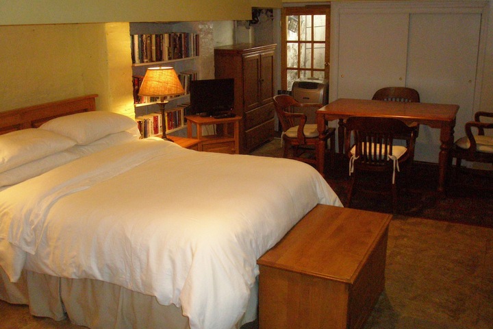 Room 142 of 238