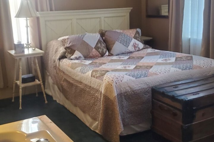 Room 18 of 65