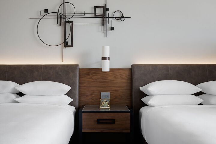 Room 28 of 67