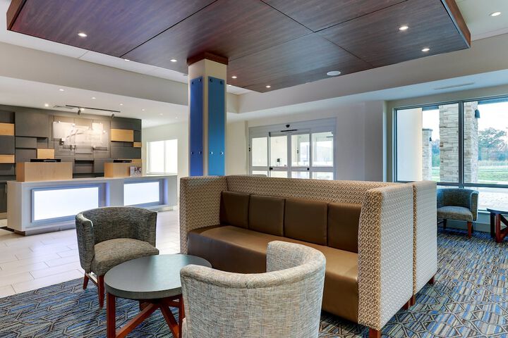 Hotel 4 of 80
