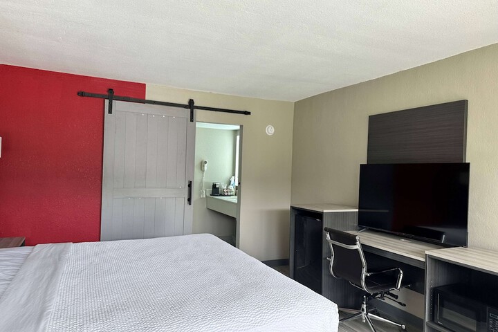 Room 11 of 14