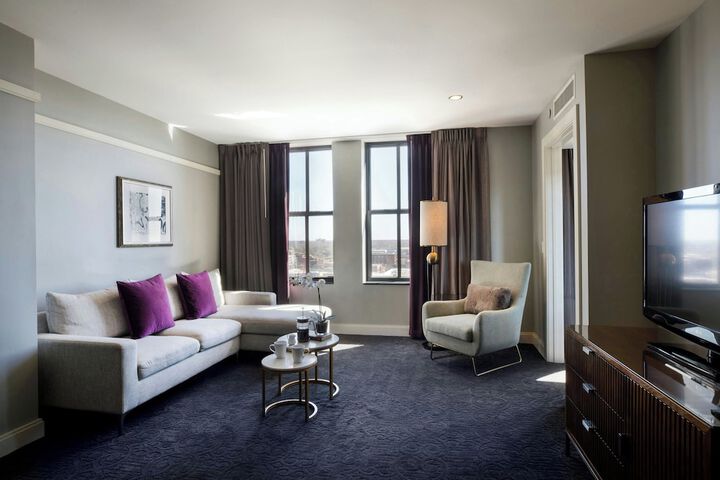 Room 42 of 102