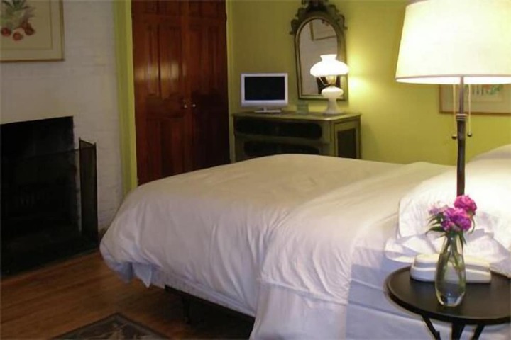 Room 50 of 238