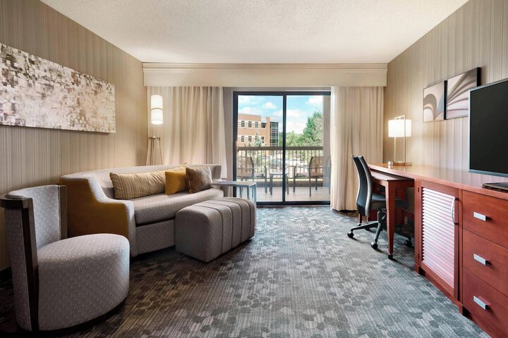 Courtyard by Marriott Akron Fairlawn