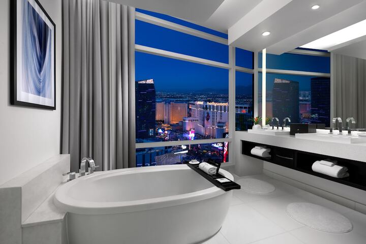 Room 28 of 110