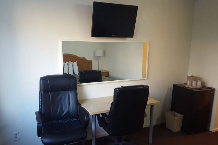 Room 33 of 37