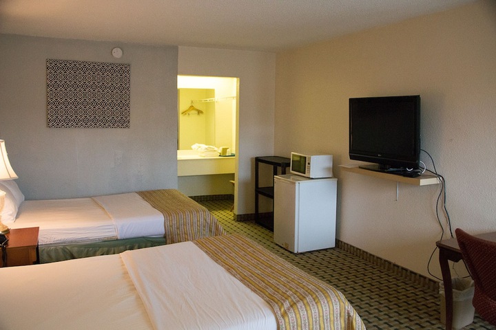 Room 10 of 15