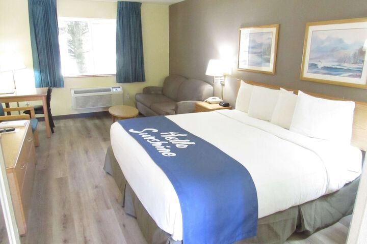 Room 12 of 32
