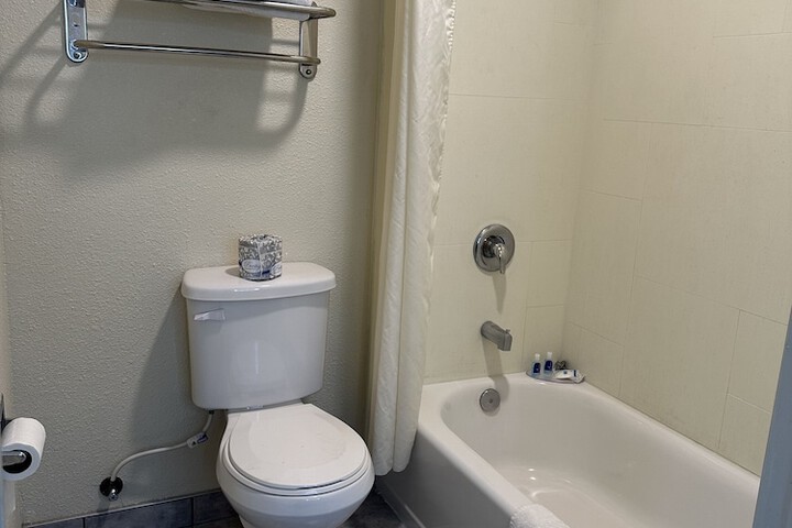Room 13 of 20