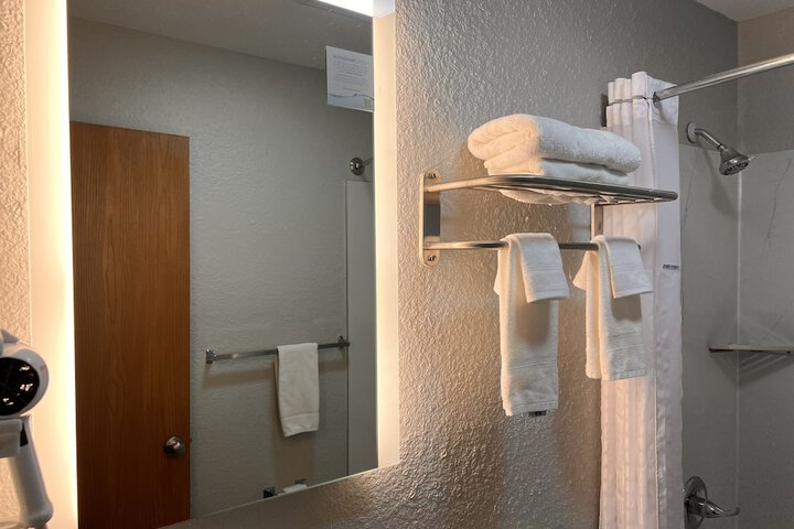 Room 28 of 42