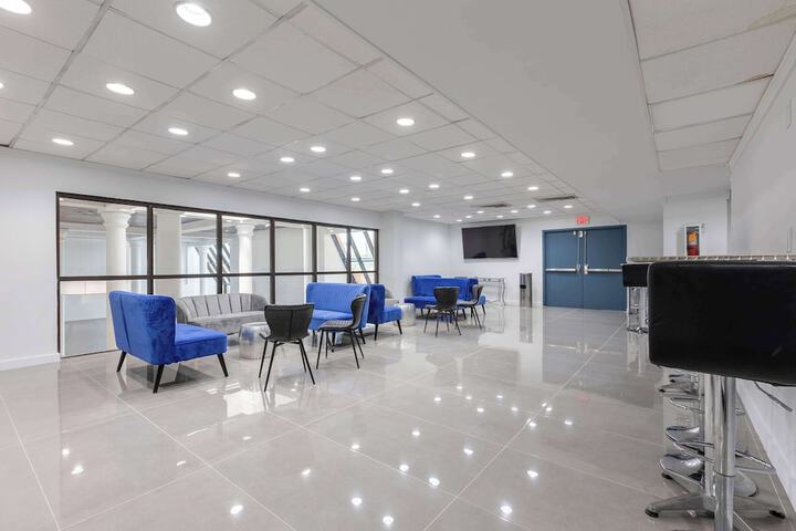 Business Center 45 of 49