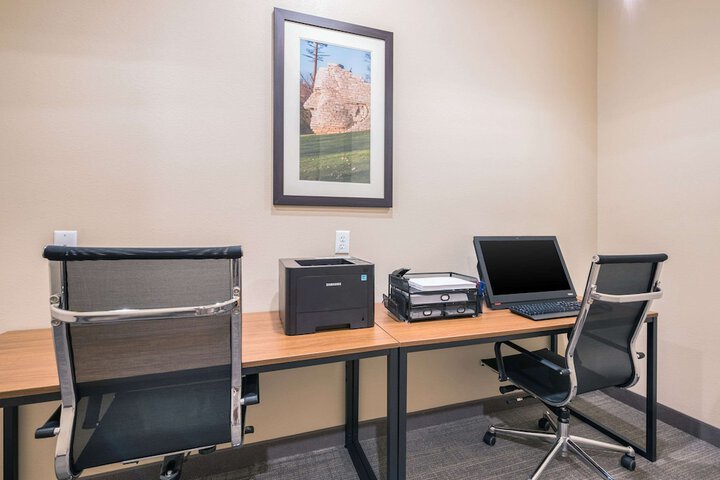 Business Center 56 of 57