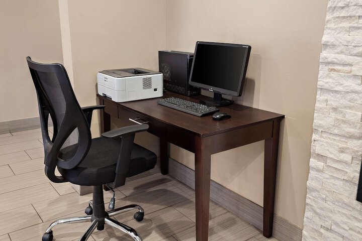 Business Center 34 of 35