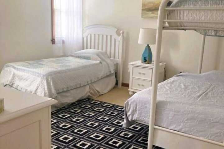 Room 193 of 468