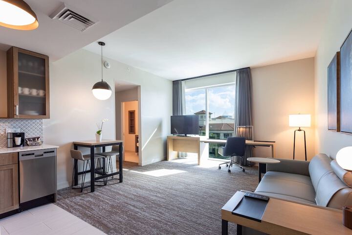 Room 33 of 47