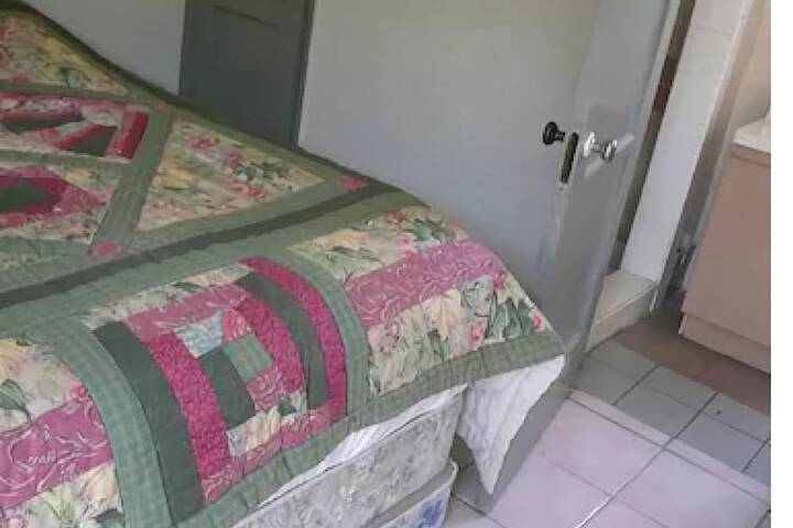 Room 30 of 48